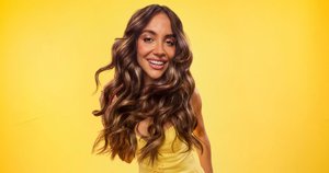 Matrix-2026-Wash-Day-Routine-for-Wavy-Hair-Article-Banner