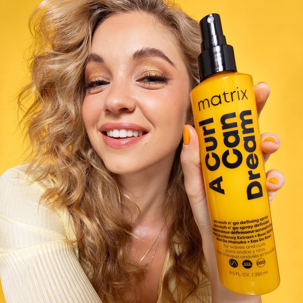 A Curl Can Dream Scrunch N Go Defining Spray For Waves and Curls Écrire un commentaire